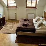 Royal Route 29 Comfort Rooms